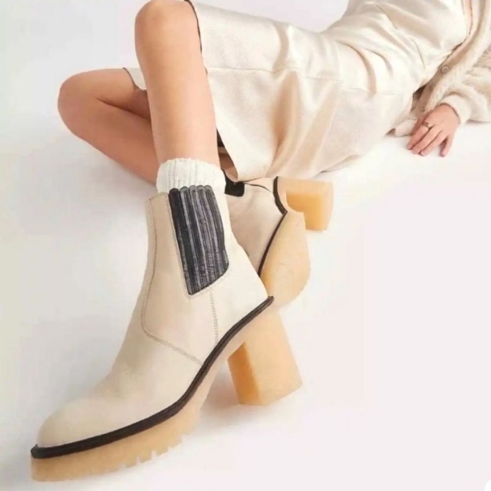 Free People James Chelsea Leather Zip Ankle Boots White Made in Spain, Size 37
